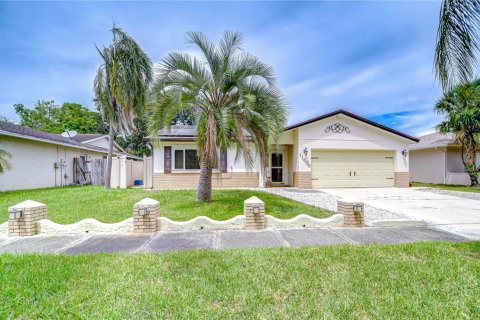 House in Tampa, Florida 2 bedrooms, 127.93 sq.m. № 1843518 - photo 3