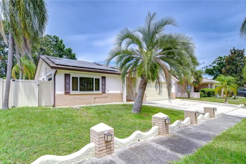 House in Tampa, Florida 2 bedrooms, 127.93 sq.m. № 1843518 - photo 4