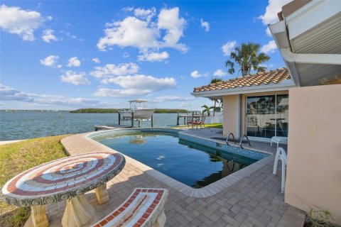 House in Madeira Beach, Florida 4 bedrooms, 211.17 sq.m. № 1429417 - photo 7