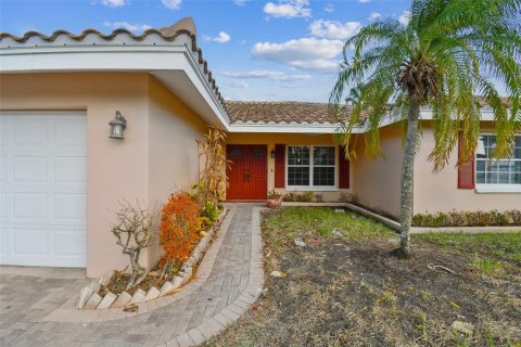 House in Madeira Beach, Florida 4 bedrooms, 211.17 sq.m. № 1429417 - photo 4
