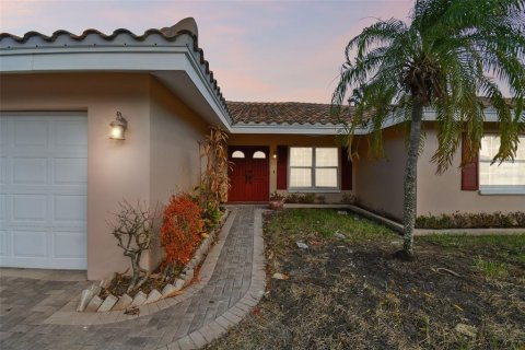 House in Madeira Beach, Florida 4 bedrooms, 211.17 sq.m. № 1429417 - photo 2