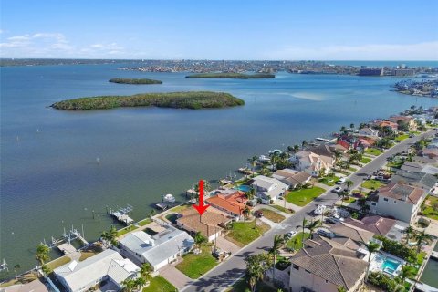 House in Madeira Beach, Florida 4 bedrooms, 211.17 sq.m. № 1429417 - photo 20