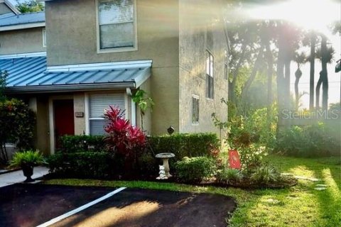 Touwnhouse à vendre à Tampa, Floride: 2 chambres, 143.63 m2 № 2431731 - photo 2