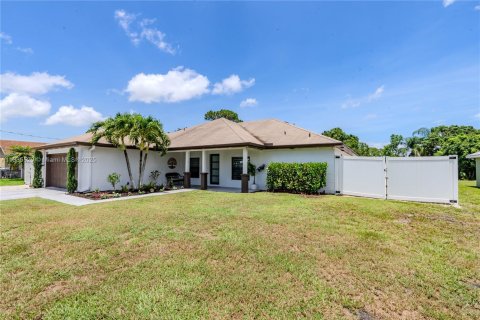 Villa ou maison à vendre à Port St. Lucie, Floride: 5 chambres, 187.2 m2 № 1818332 - photo 2