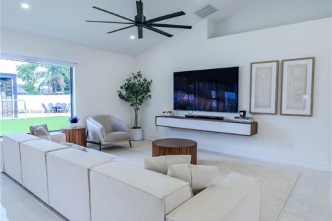 Villa ou maison à vendre à Port St. Lucie, Floride: 5 chambres, 187.2 m2 № 1818332 - photo 16
