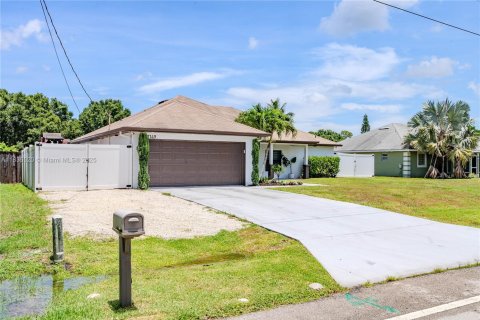 Villa ou maison à vendre à Port St. Lucie, Floride: 5 chambres, 187.2 m2 № 1818332 - photo 3