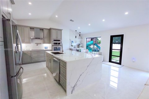 Villa ou maison à vendre à Port St. Lucie, Floride: 5 chambres, 187.2 m2 № 1818332 - photo 18