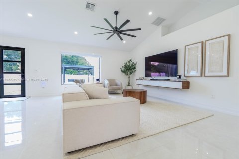 Villa ou maison à vendre à Port St. Lucie, Floride: 5 chambres, 187.2 m2 № 1818332 - photo 11