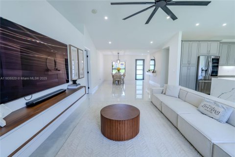 Villa ou maison à vendre à Port St. Lucie, Floride: 5 chambres, 187.2 m2 № 1818332 - photo 14