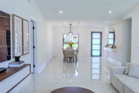 Villa ou maison à vendre à Port St. Lucie, Floride: 5 chambres, 187.2 m2 № 1818332 - photo 15