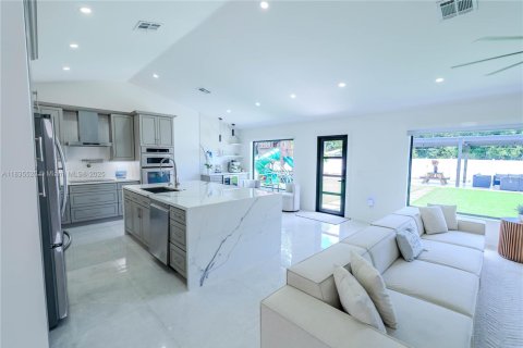 Villa ou maison à vendre à Port St. Lucie, Floride: 5 chambres, 187.2 m2 № 1818332 - photo 27