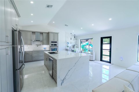 Villa ou maison à vendre à Port St. Lucie, Floride: 5 chambres, 187.2 m2 № 1818332 - photo 24