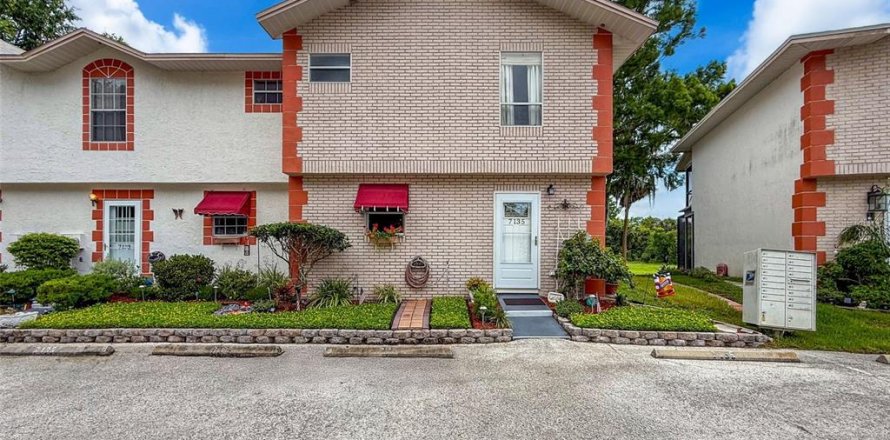 Condo à New Port Richey, Floride, 2 chambres  № 1788981