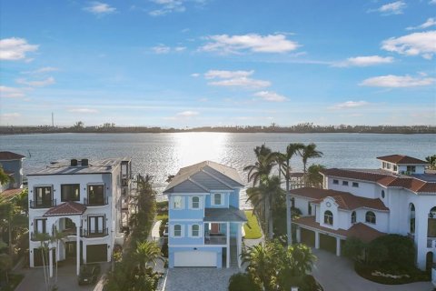 Casa en Cortez, Florida 4 dormitorios, 259.94 m2 № 2091945
