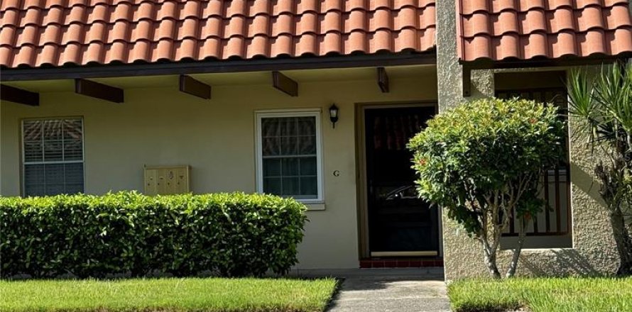 House in Dunedin, Florida 2 bedrooms, 81.29 sq.m. № 2316500