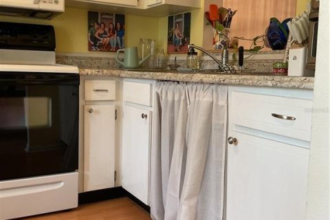 House in Dunedin, Florida 2 bedrooms, 81.29 sq.m. № 2316500 - photo 14