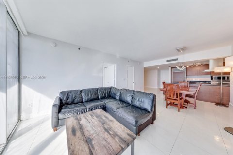 Condo in Miami, Florida, 2 bedrooms  № 1995274 - photo 6