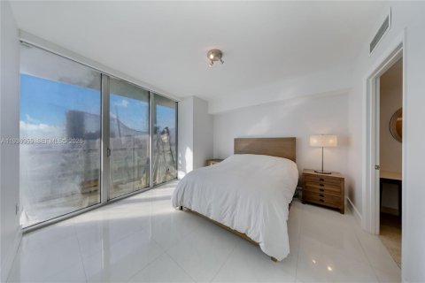 Condo in Miami, Florida, 2 bedrooms  № 1995274 - photo 14