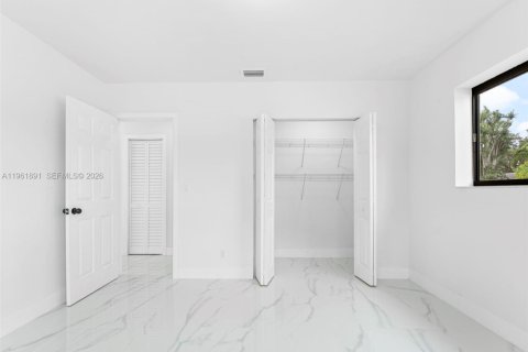 Villa ou maison à vendre à Miami, Floride: 3 chambres, 132.29 m2 № 2024876 - photo 19