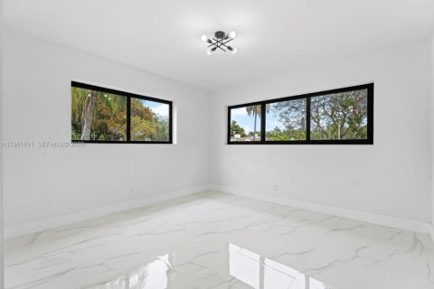 Villa ou maison à vendre à Miami, Floride: 3 chambres, 132.29 m2 № 2024876 - photo 18