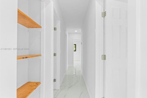 Villa ou maison à vendre à Miami, Floride: 3 chambres, 132.29 m2 № 2024876 - photo 14