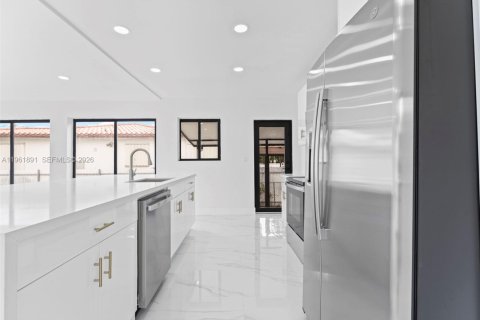 Villa ou maison à vendre à Miami, Floride: 3 chambres, 132.29 m2 № 2024876 - photo 6