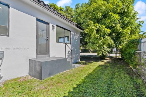 Villa ou maison à vendre à Miami, Floride: 3 chambres, 132.29 m2 № 2024876 - photo 28