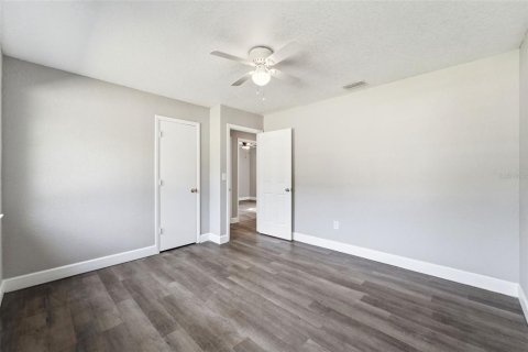 House in DeLand, Florida 3 bedrooms, 107.02 sq.m. № 2287644 - photo 17