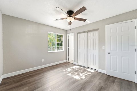 House in DeLand, Florida 3 bedrooms, 107.02 sq.m. № 2287644 - photo 13