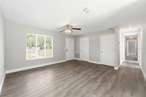 House in DeLand, Florida 3 bedrooms, 107.02 sq.m. № 2287644 - photo 5