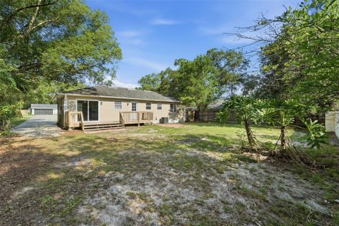 House in DeLand, Florida 3 bedrooms, 107.02 sq.m. № 2287644 - photo 25