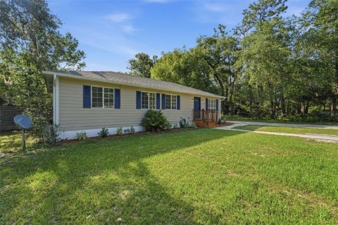 House in DeLand, Florida 3 bedrooms, 107.02 sq.m. № 2287644 - photo 2