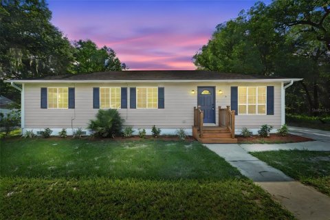 House in DeLand, Florida 3 bedrooms, 107.02 sq.m. № 2287644 - photo 28