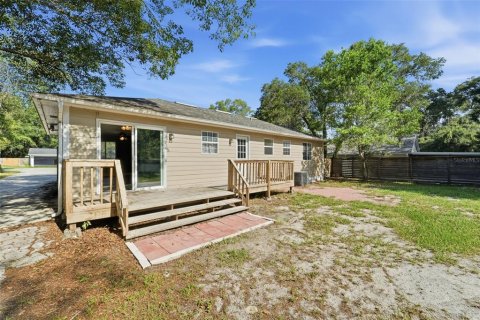 House in DeLand, Florida 3 bedrooms, 107.02 sq.m. № 2287644 - photo 23