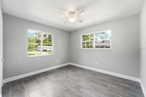 House in DeLand, Florida 3 bedrooms, 107.02 sq.m. № 2287644 - photo 19