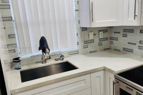 Copropriété à louer à Lauderhill, Floride: 2 chambres, 57.97 m2 № 2001978 - photo 3