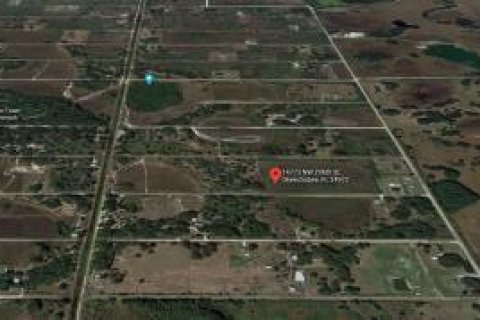 Commercial property in Okeechobee, Florida № 2158454