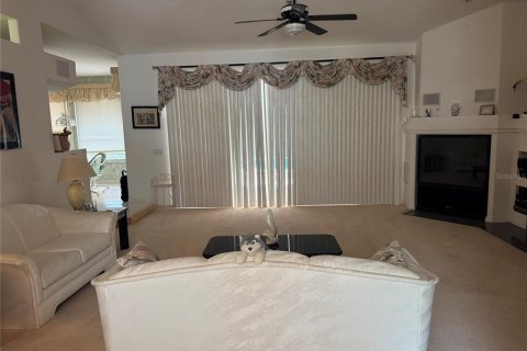House in Spring Hill, Florida 3 bedrooms, 257.34 sq.m. № 2433755 - photo 4