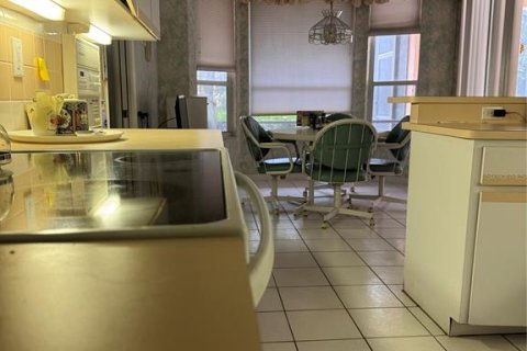 House in Spring Hill, Florida 3 bedrooms, 257.34 sq.m. № 2433755 - photo 7