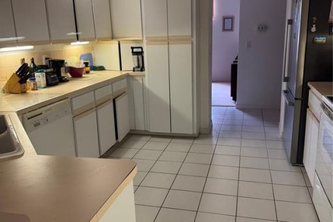 House in Spring Hill, Florida 3 bedrooms, 257.34 sq.m. № 2433755 - photo 8
