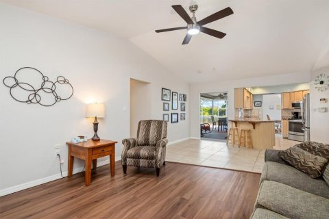 Villa ou maison à vendre à Punta Gorda, Floride: 3 chambres, 159.7 m2 № 2215363 - photo 19