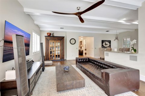 House in Jupiter, Florida 3 bedrooms, 194.82 sq.m. № 1770563 - photo 13