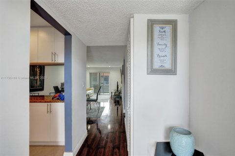 Condominio en venta en Davie, Florida, 2 dormitorios, 102.19 m2 № 1712867 - foto 3