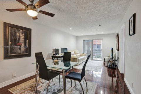 Condominio en venta en Davie, Florida, 2 dormitorios, 102.19 m2 № 1712867 - foto 8