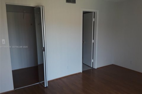 Снять в аренду кондоминиум в Мирамар, Флорида 2 спальни, 77.29м2, № 1990598 - фото 9