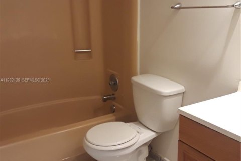 Снять в аренду кондоминиум в Мирамар, Флорида 2 спальни, 77.29м2, № 1990598 - фото 8