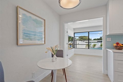 Casa en venta en Saint Petersburg, Florida, 2 dormitorios, 102.19 m2 № 1905001 - foto 18