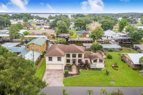 Villa ou maison à vendre à Haines City, Floride: 4 chambres, 250.09 m2 № 2259172 - photo 2
