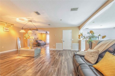 Villa ou maison à vendre à Haines City, Floride: 4 chambres, 250.09 m2 № 2259172 - photo 21