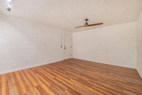 Villa ou maison à vendre à Haines City, Floride: 4 chambres, 250.09 m2 № 2259172 - photo 28